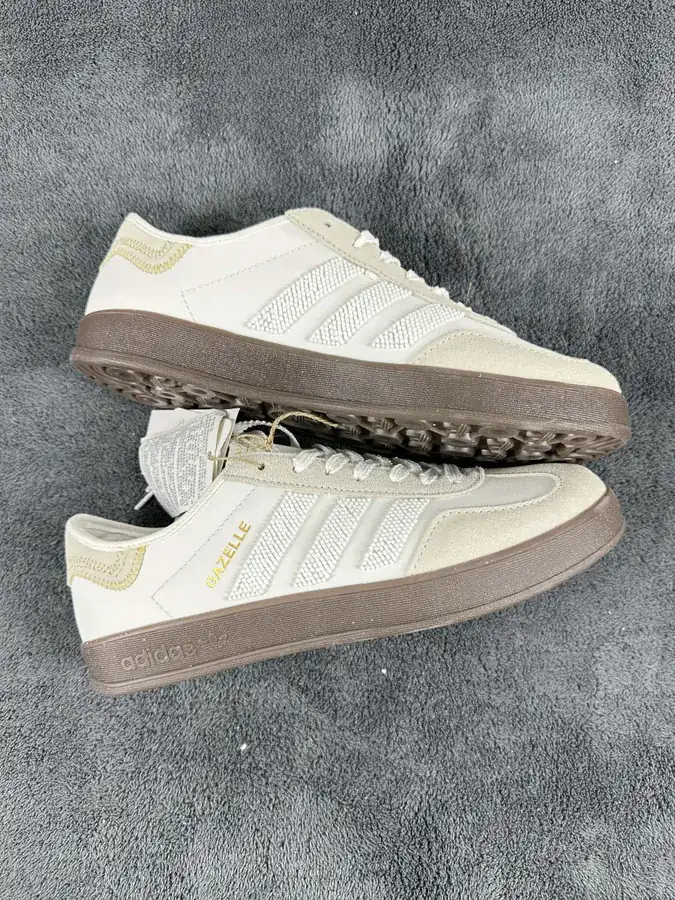 Shoes Visual Reference Sample