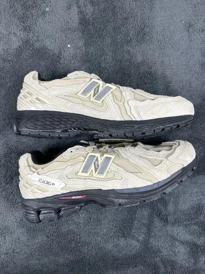 NB Retro Trendy Sneakers