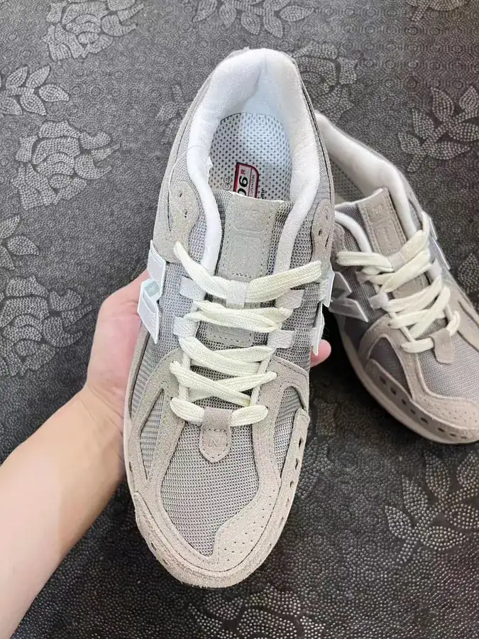 NB1906R Dad Shoes in Light Brown