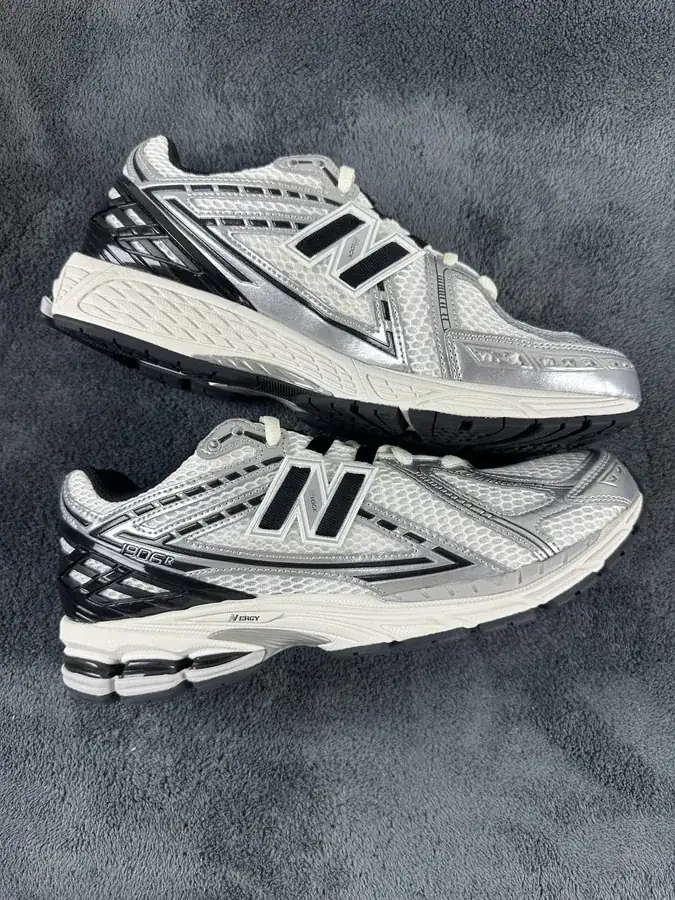 NB1906R Retro Trend Sneaker