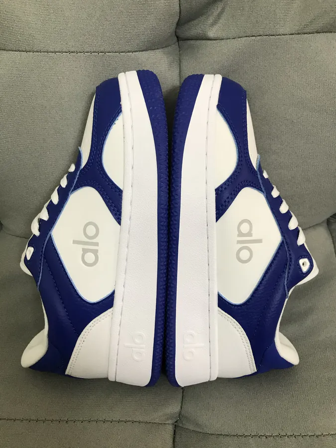 Alo Yoga White and Blue Color
