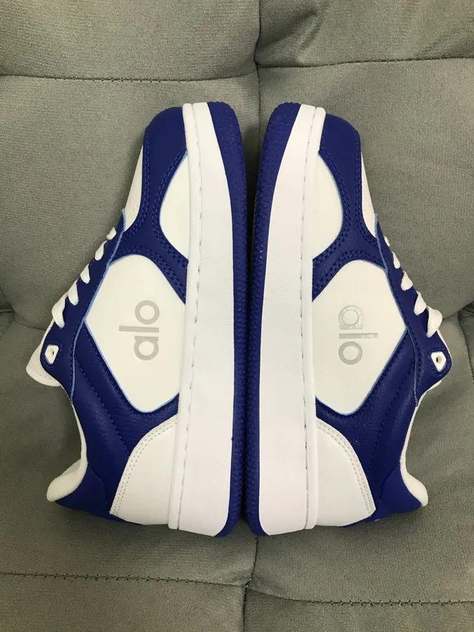 Alo Yoga White and Blue Color