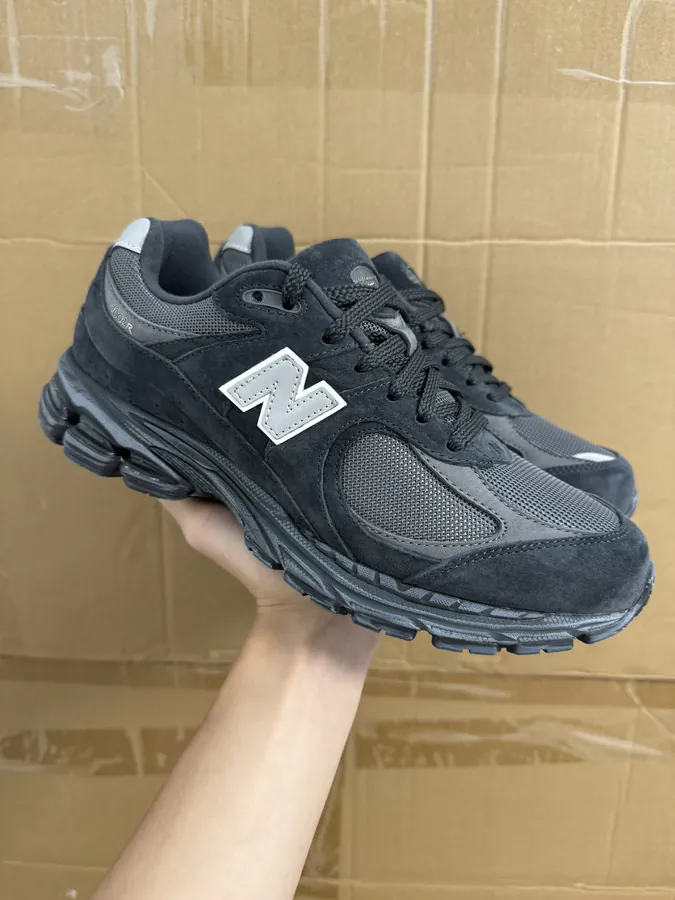 NB2002 R Series New Smog Black Color