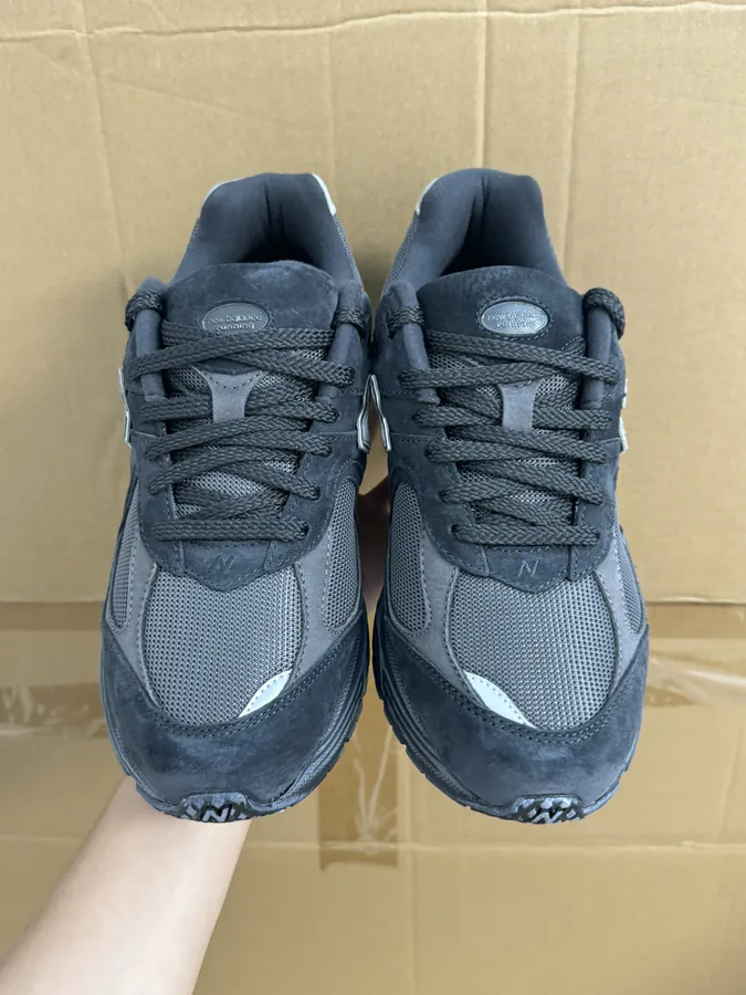 NB2002 R Series New Smog Black Color
