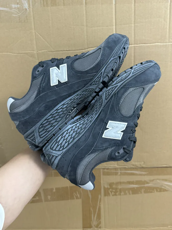 NB2002 R Series New Smog Black Color