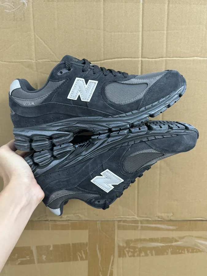 NB2002 R Series New Smog Black Color