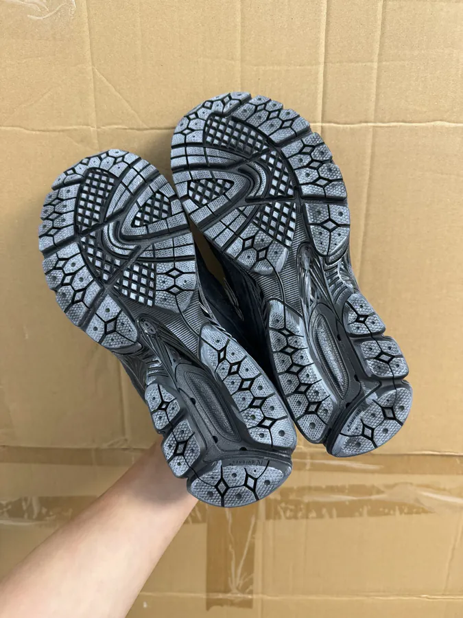NB2002 R Series New Smog Black Color