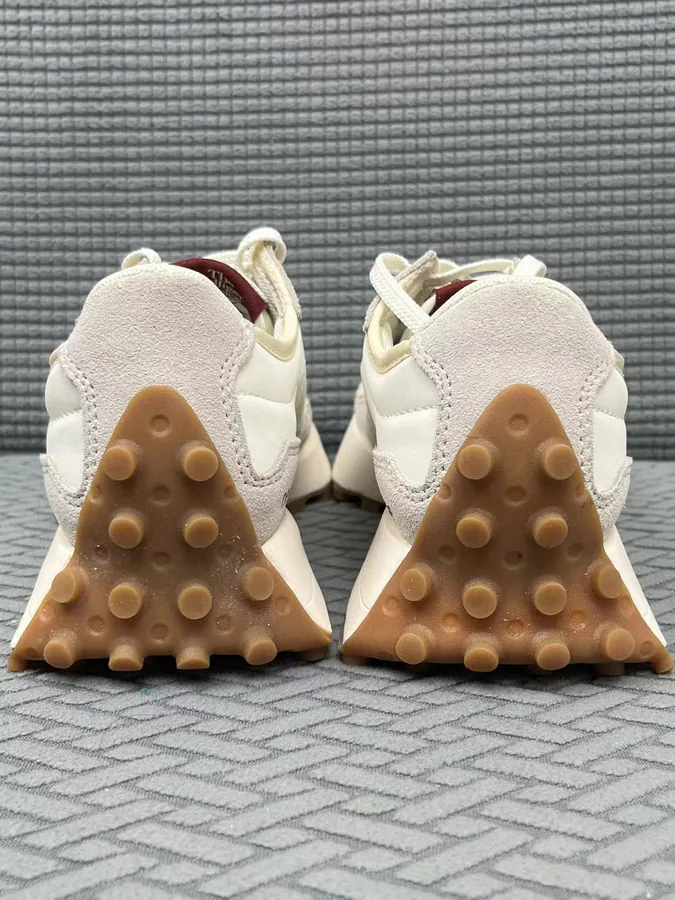 NB327 Vintage Style Sneaker