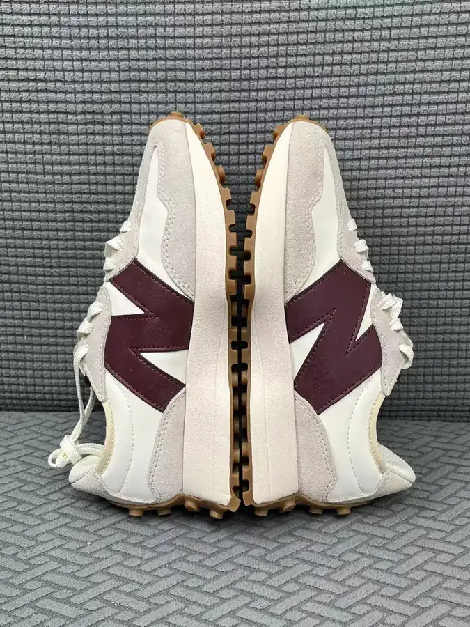 NB327 Vintage Style Sneaker