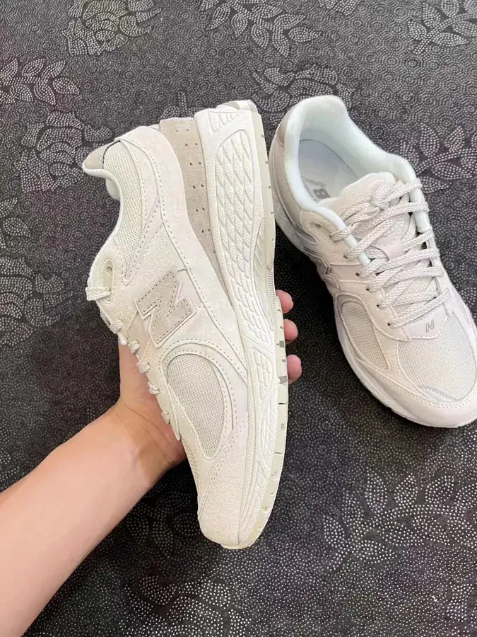 NB 2002R Running Shoes in Pink Beige