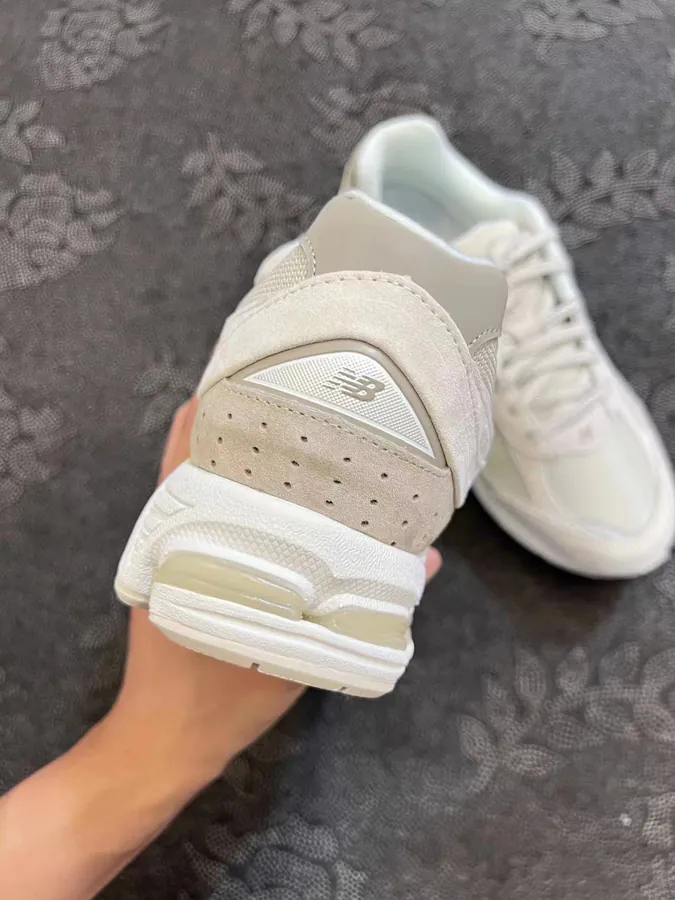 NB 2002R Running Shoes in Pink Beige