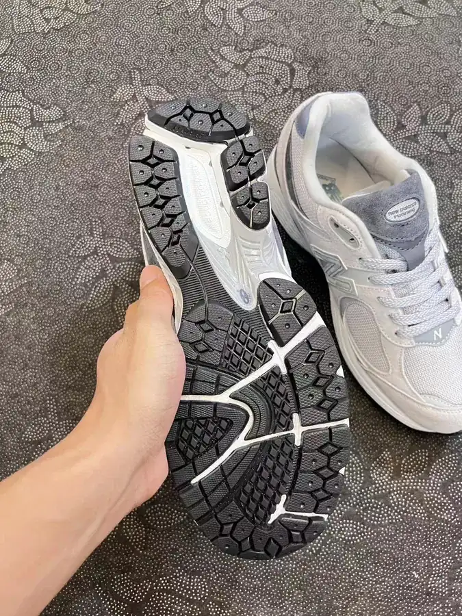 NB 2002R Running Shoes in Black Gray