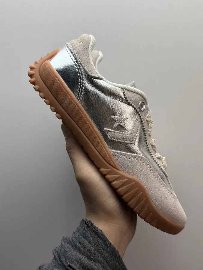 Converse Run Star Trainer in Future Silver