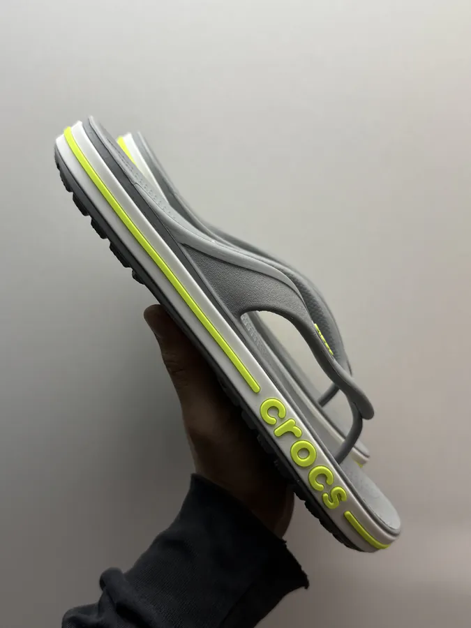 Crocs Bayaband Flip in Gray Green