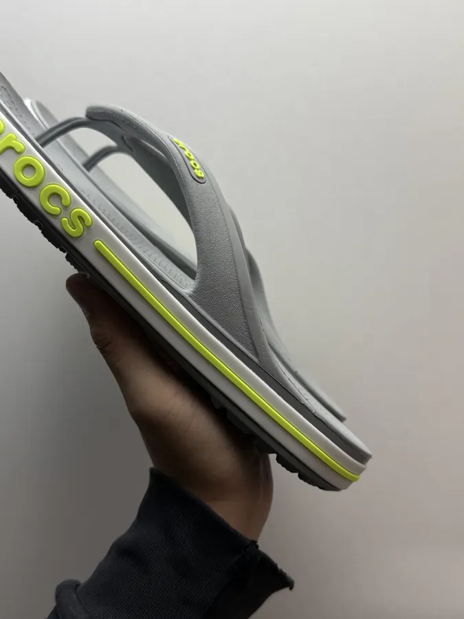 Crocs Bayaband Flip in Gray Green