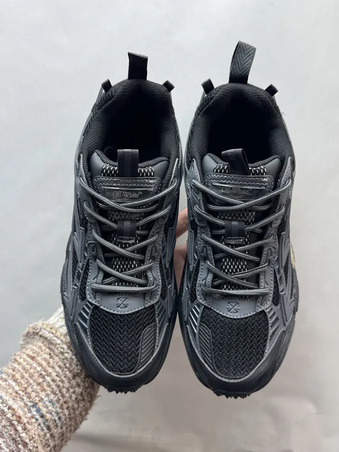 OFF WHITE Be Right Back Black Sneaker