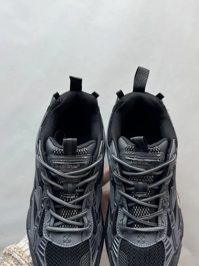 OFF WHITE Be Right Back Black Sneaker