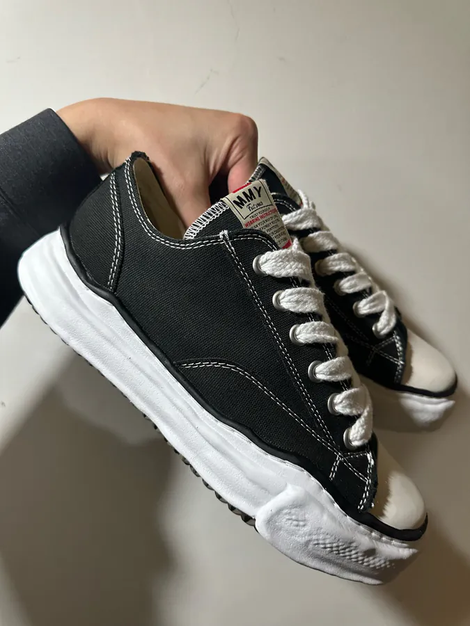 MMY Three Original Kangyu Shell Head Sneaker in White