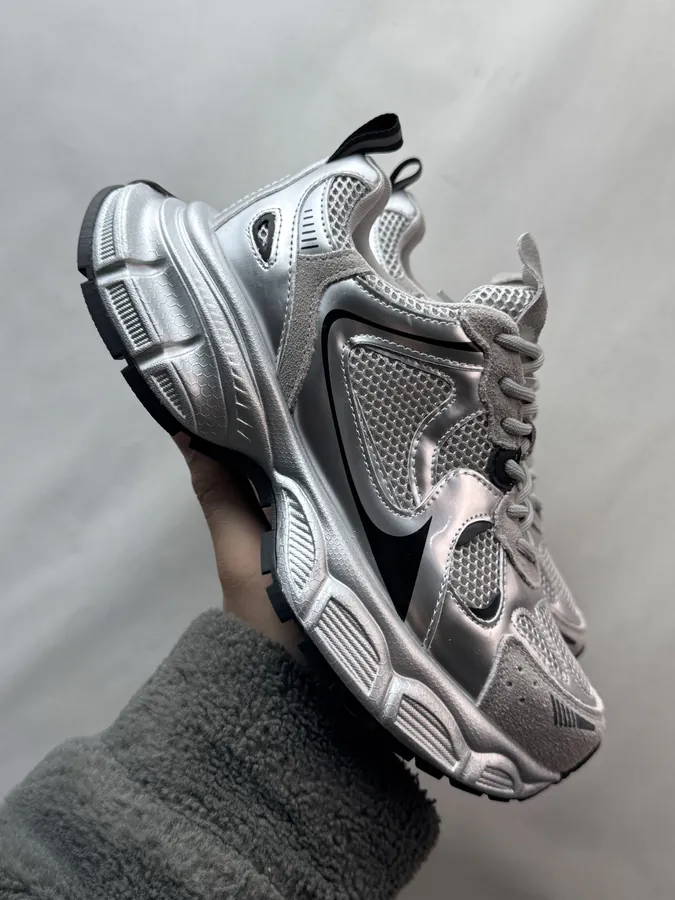 270 GG CC Dad Shoes with Black and Silver Color