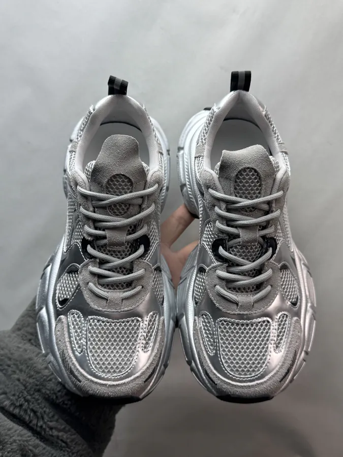 270 GG CC Dad Shoes with Black and Silver Color