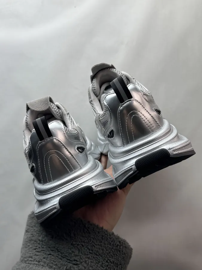 270 GG CC Dad Shoes with Black and Silver Color