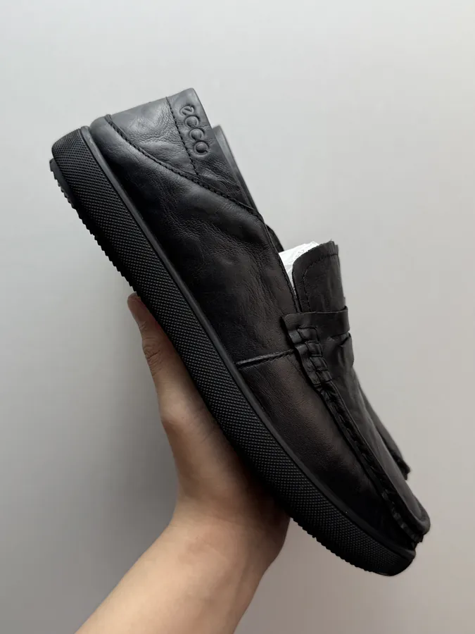 Ecco Black Luxury Sneaker