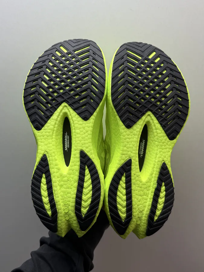 Saucony Endorphin Pro 4 Lightweight Running Shoes with Green and Silver Color