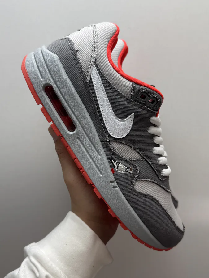 Supreme x Nike Air Max 1 in Gray