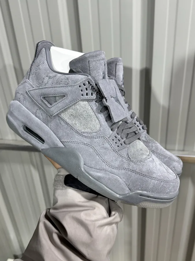 Kaws x 590 Sneaker in Gray