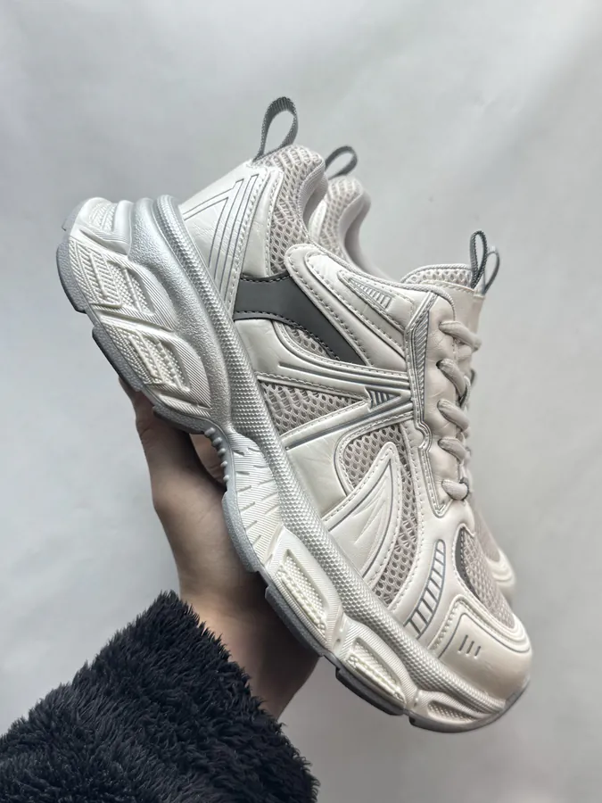 270 GG CC Dad Shoes in Beige