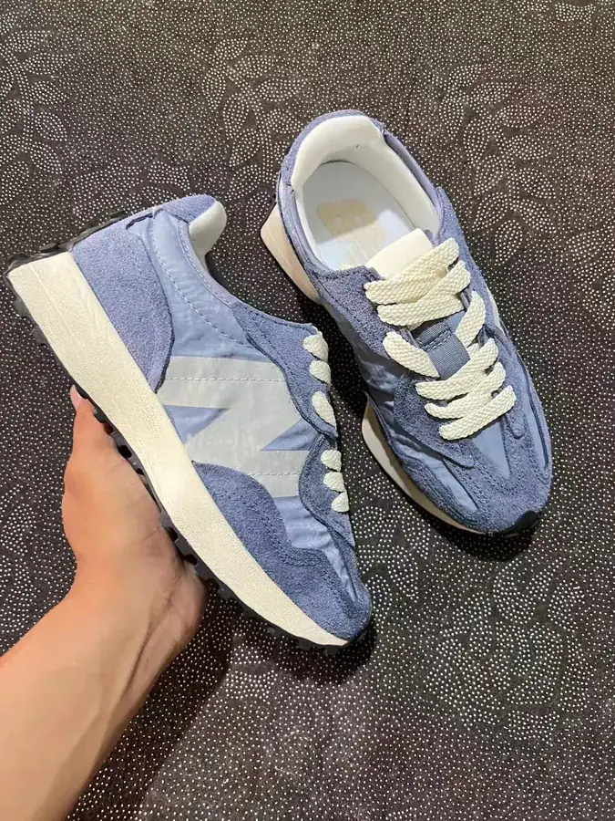 NB 327 Low Top Running Shoes in Gray Blue