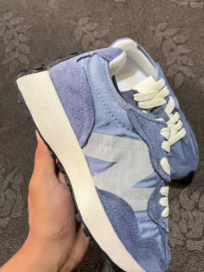 NB 327 Low Top Running Shoes in Gray Blue