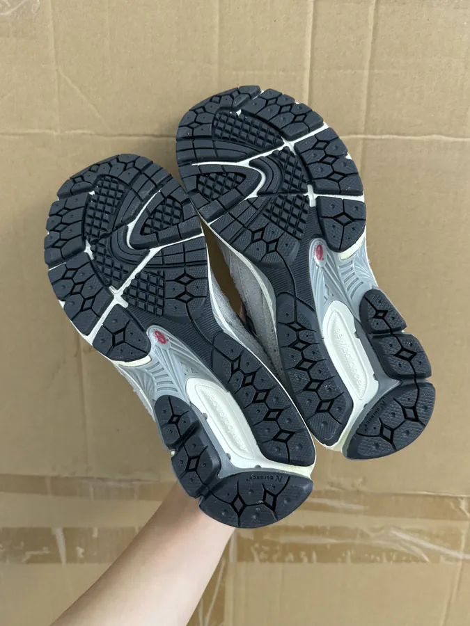 NB2002 R Grey and Scorpion Green