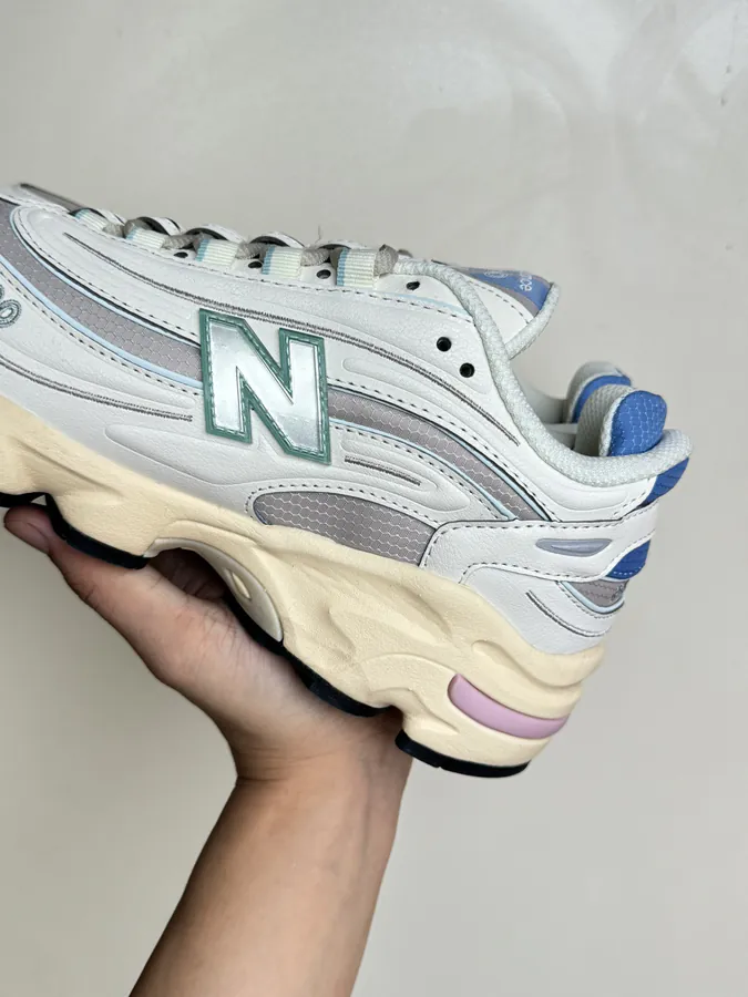 NB1000 White Blue Bucket Bag