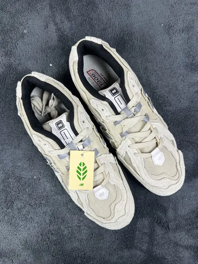 NB Retro Trendy Sneakers