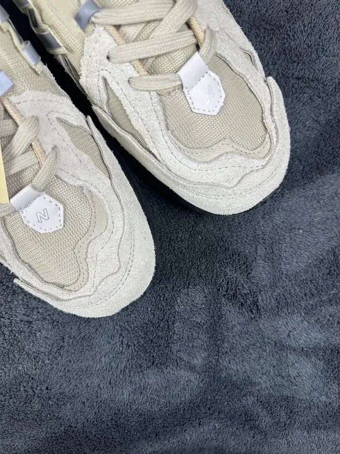 NB Retro Trendy Sneakers