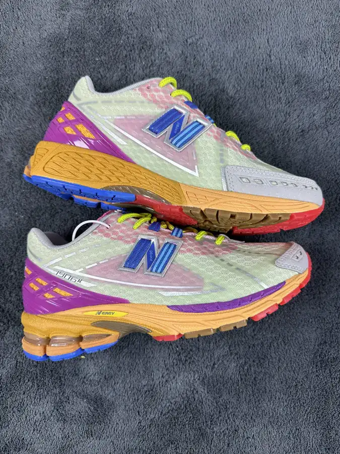 NB Retro Trendy Sneakers