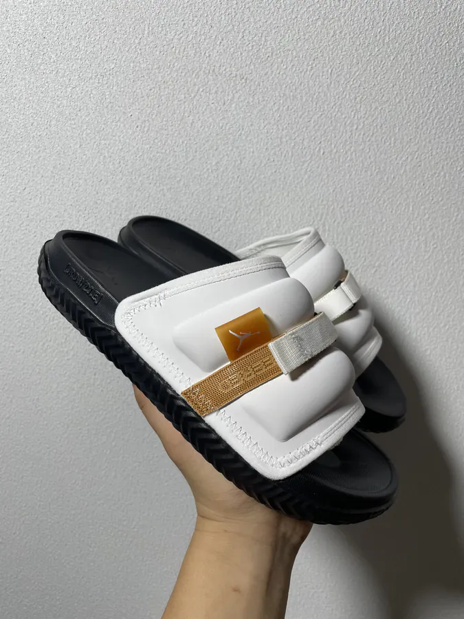 Air Jordan Super Play Sport Slippers in White