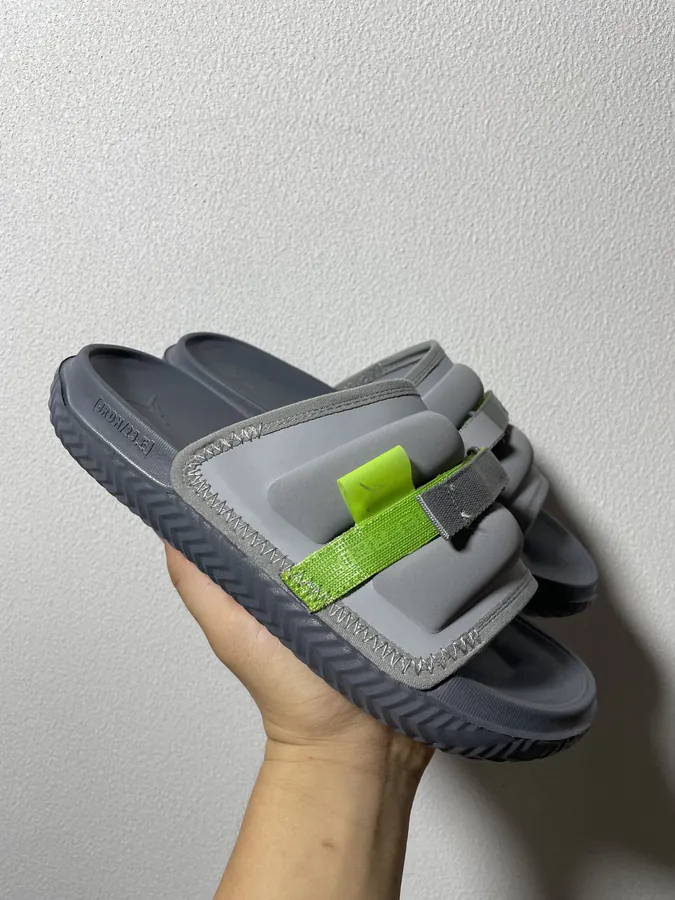 Air Jordan Super Play Sport Slippers in Gray Green