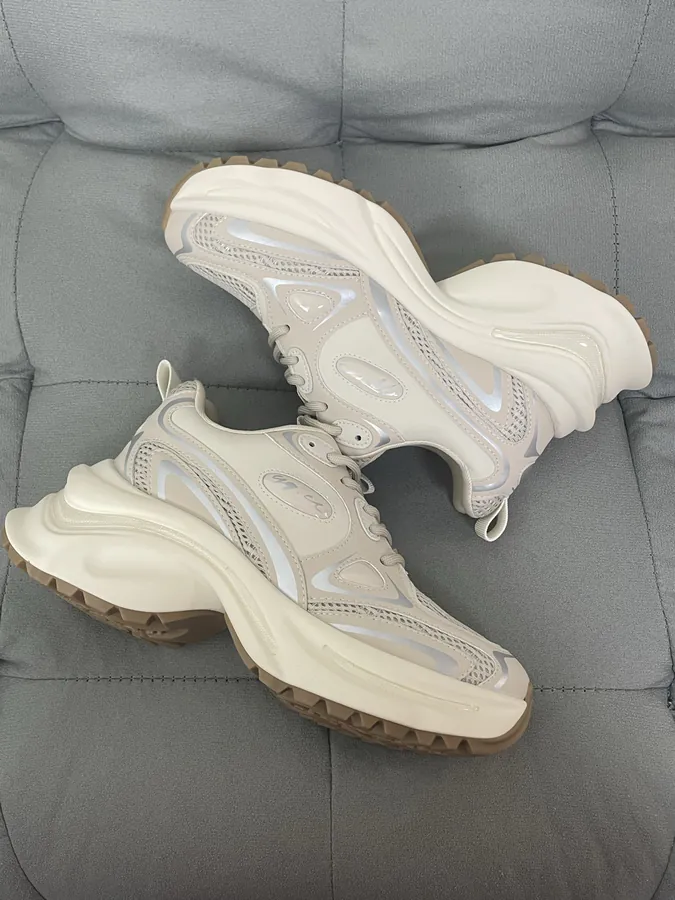 GG CC Comfortable and Stylish Low Top Sneakers for Daily Commute