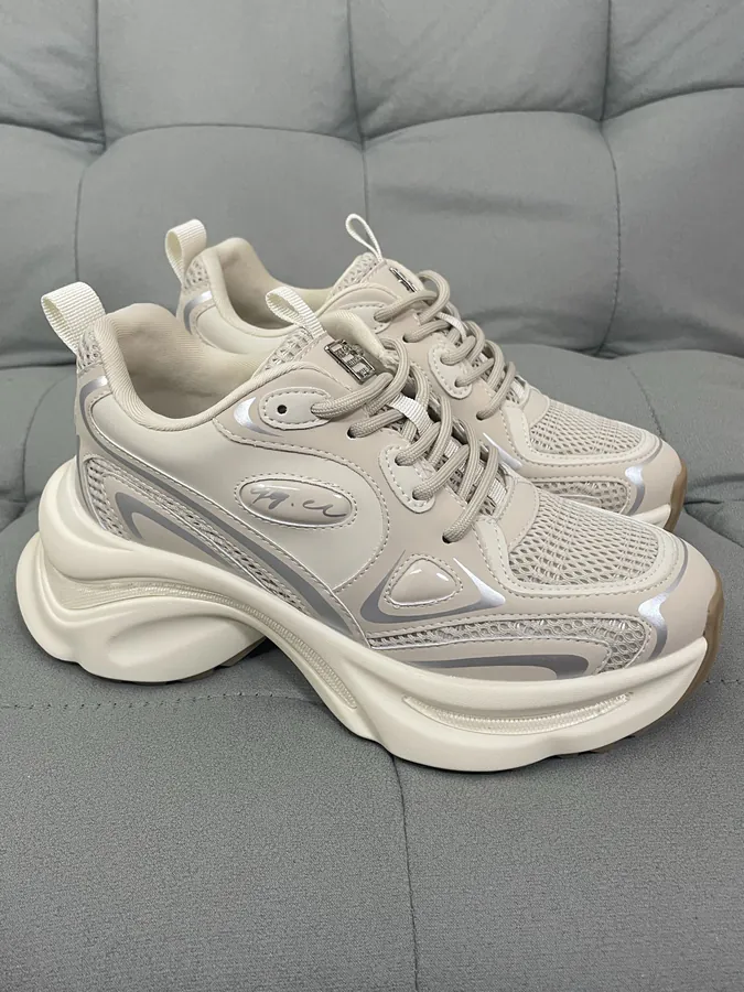 GG CC Comfortable and Stylish Low Top Sneakers for Daily Commute