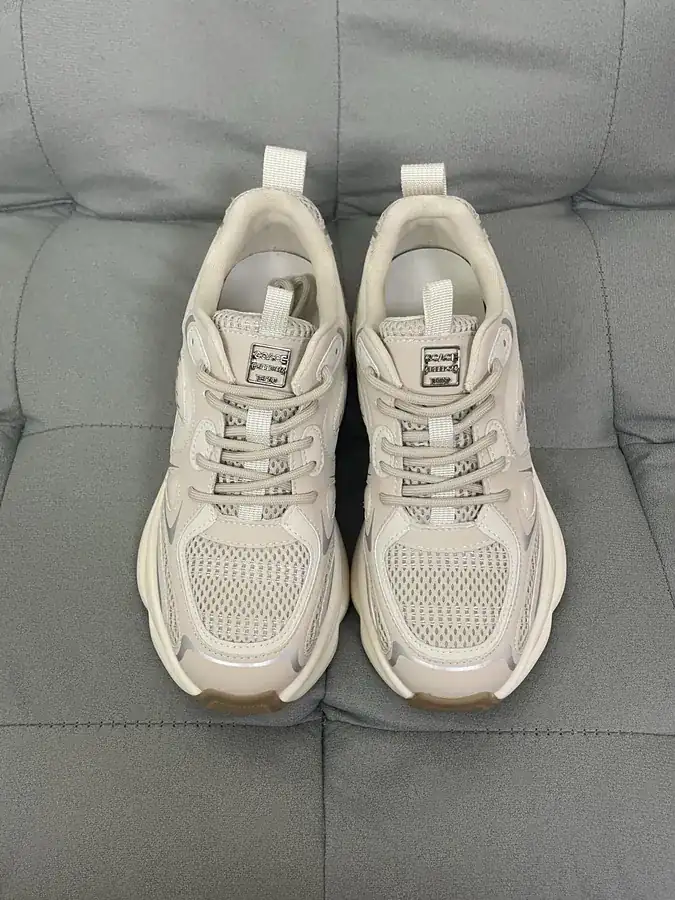 GG CC Comfortable and Stylish Low Top Sneakers for Daily Commute