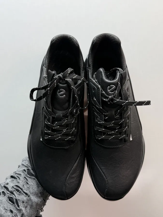 Ecco Bucket Bag in Black