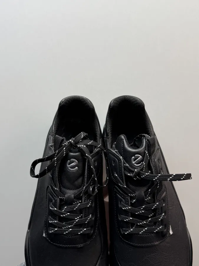 Ecco Bucket Bag in Black
