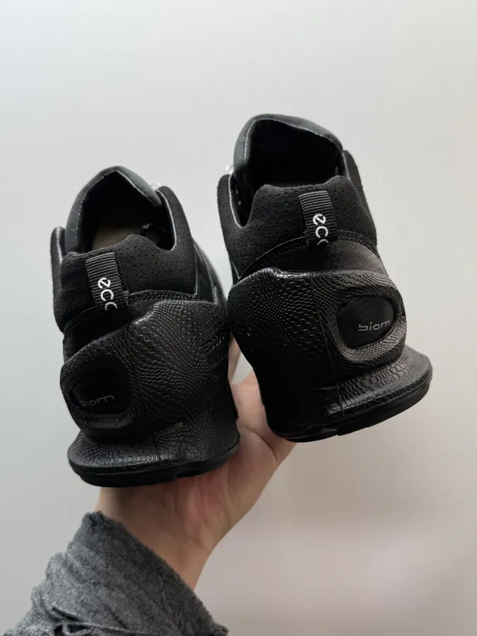 Ecco Love Black Bucket Bag
