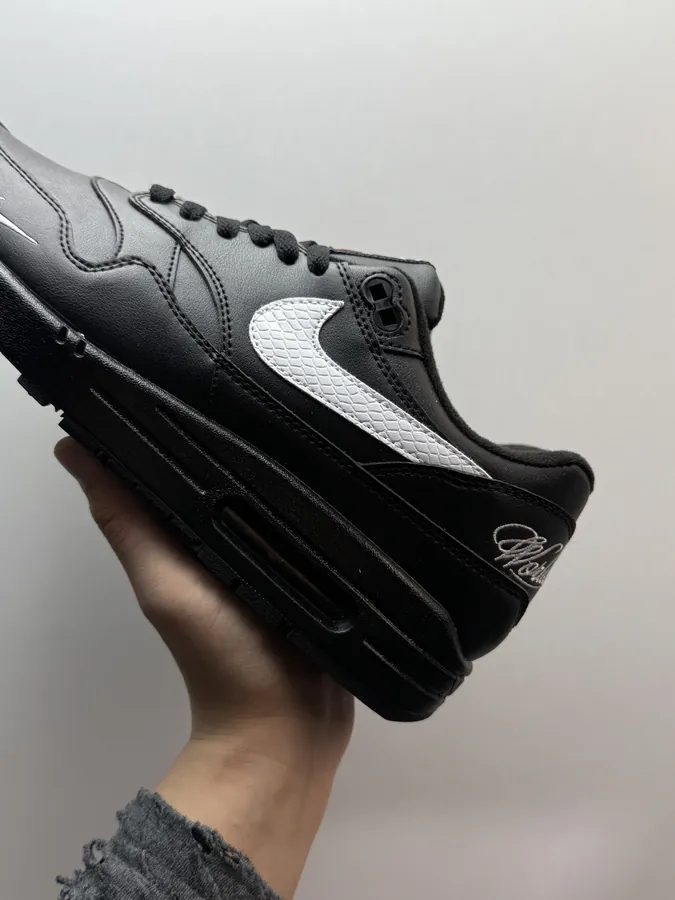 Supreme x Nike Air Max 1 87 Black White