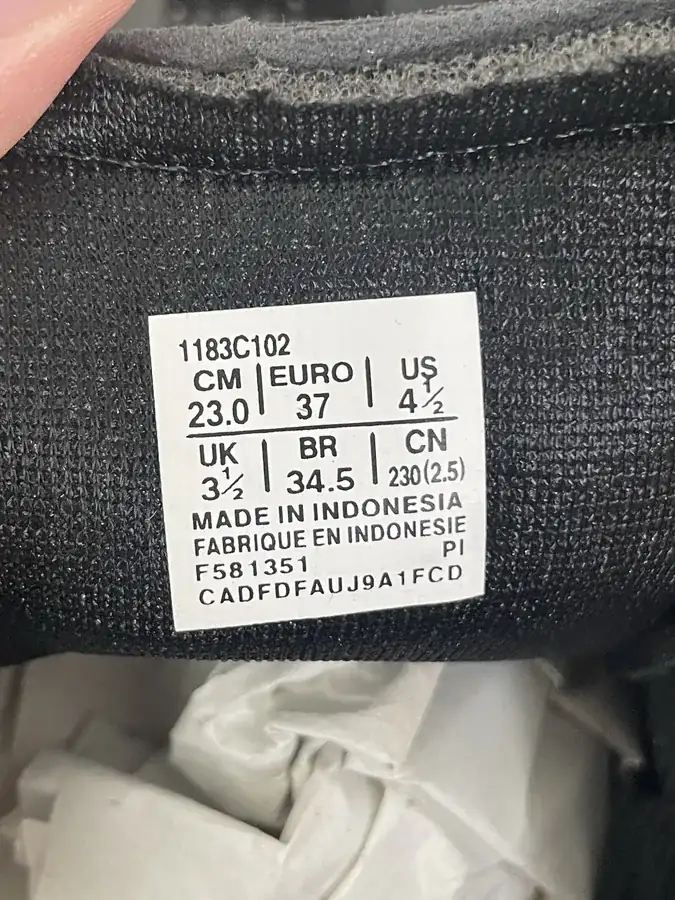Tiger Onitsuka MEXICO 66 Sneaker Black and Red Color
