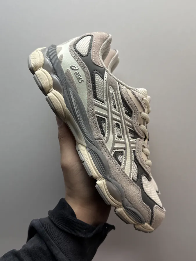 GEL C Bucket Bag in Gray