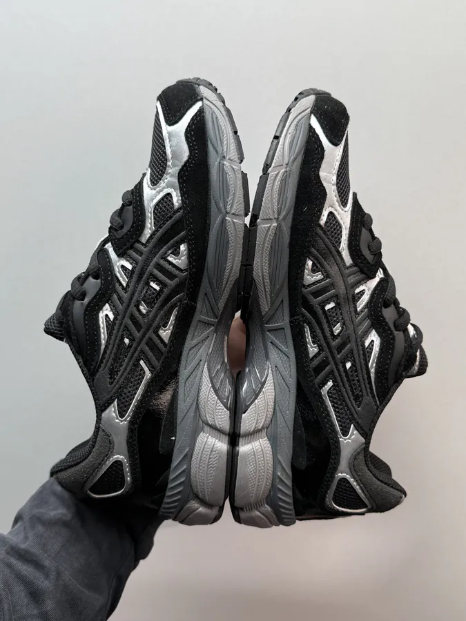 GEL C Black Bucket Bag
