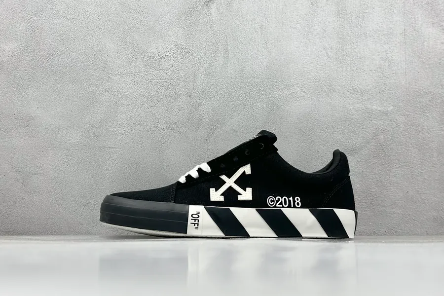 OFF WHITE Gym Shoes Lovers Comfortable and Durable Low top Canvas Sneakers